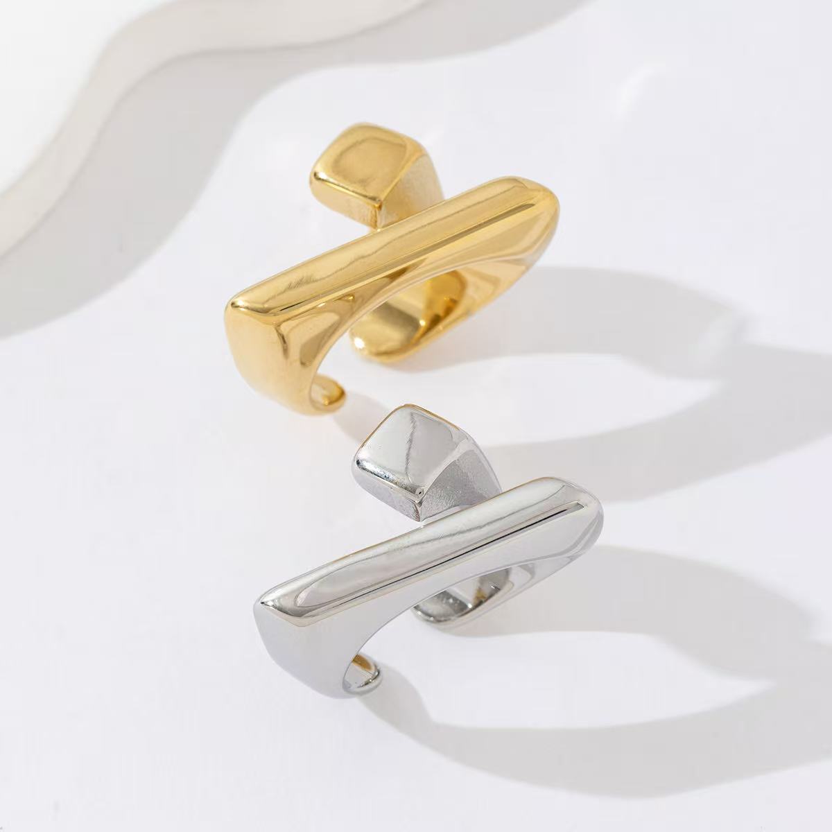 Meta ring