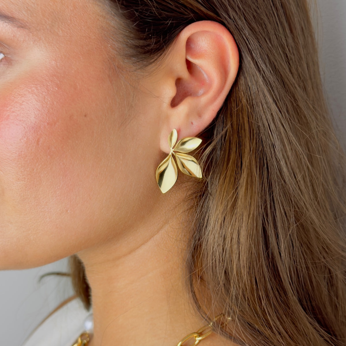 Flower studs oorbellen Goud SOFIZARE