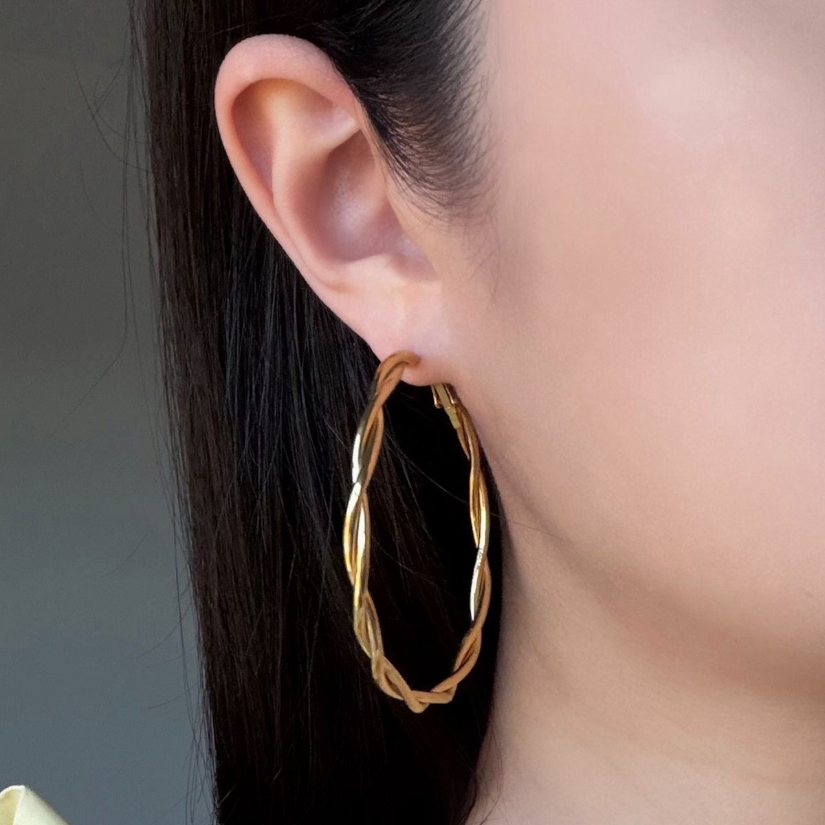 Twisted hoops oorbellen Goud SOFIZARE