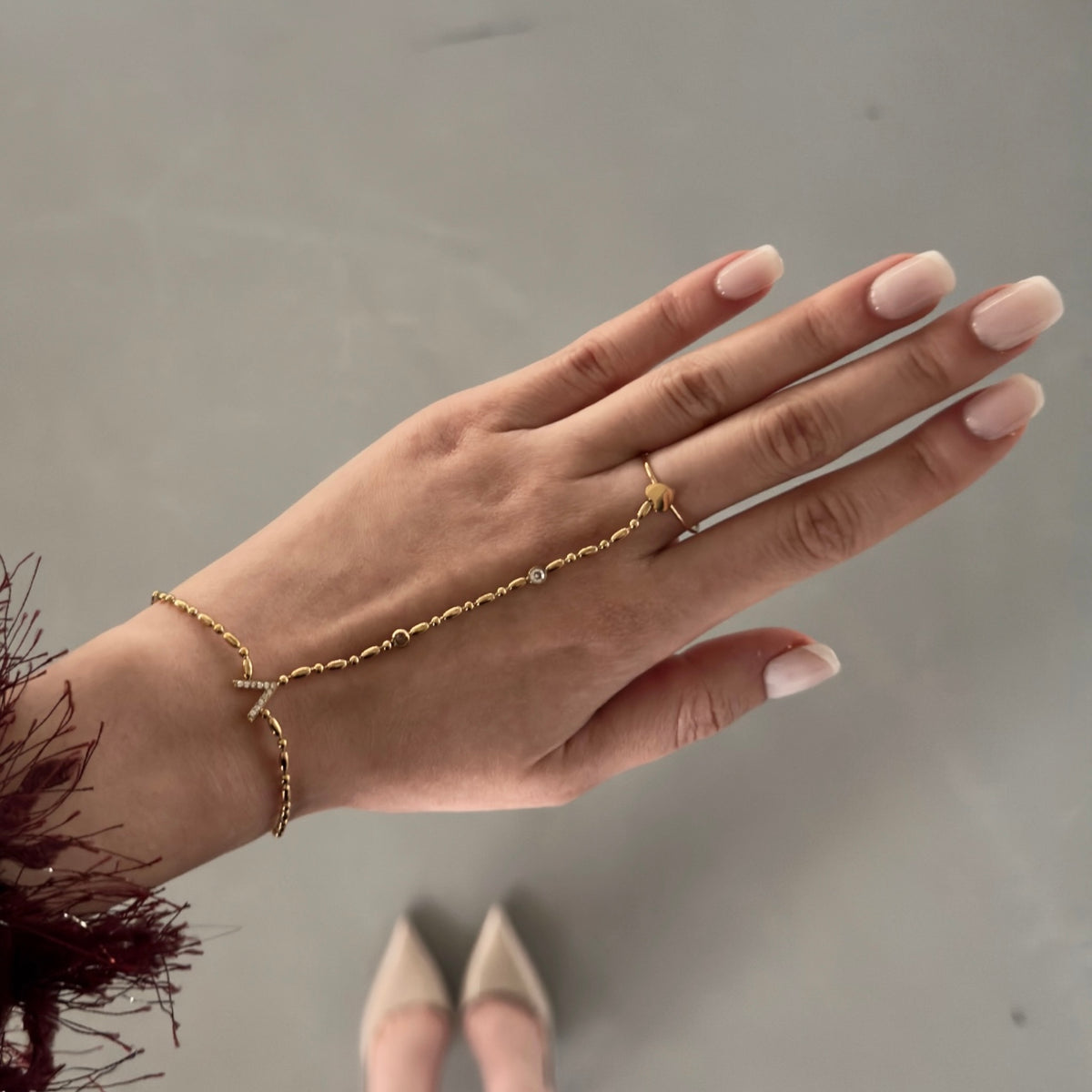 V hand chain Goud SOFIZARE